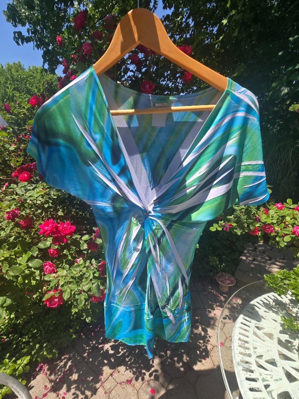 Blue and green tie dye fitted top - Picture 3 of 7